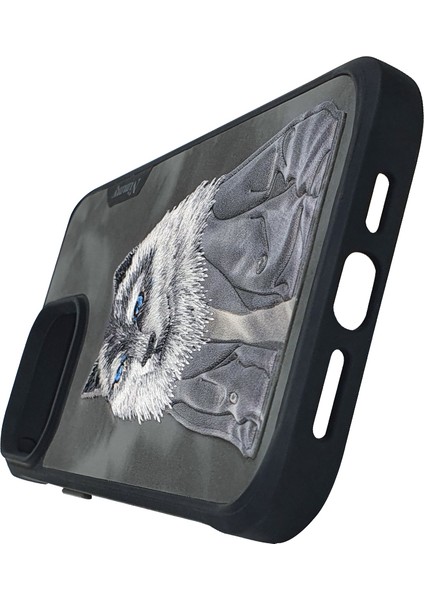 iPhone 15 Pro Max Uyumlu 3D Kıyafet Kurt Detaylı Nakış İşlemeli Kabartmalı Fashion Pet Kılıf indirimleri