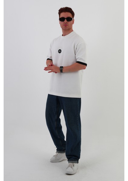 Beyaz Göğüs Baskılı Oversize Unısex T-Shirt