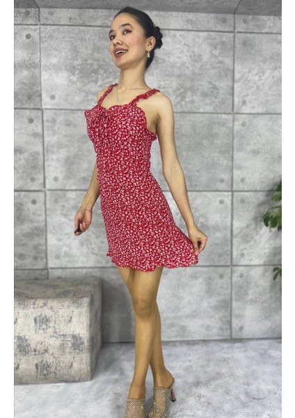 Kırmızı Çiçek Desenli Mini Elbise