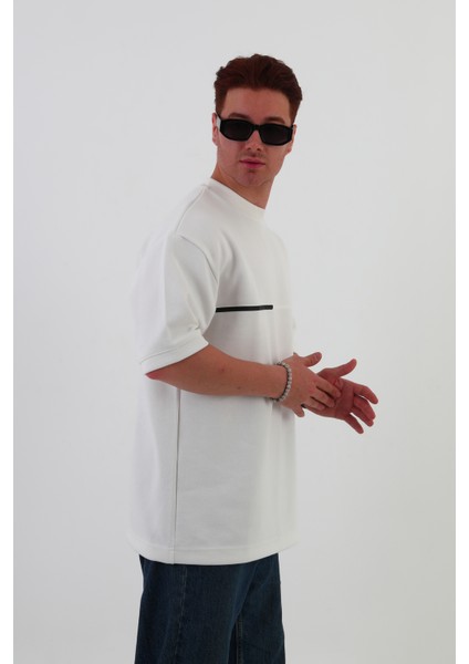 Ince Şeritli Beyaz Oversize Erkek T-Shirt modelleri