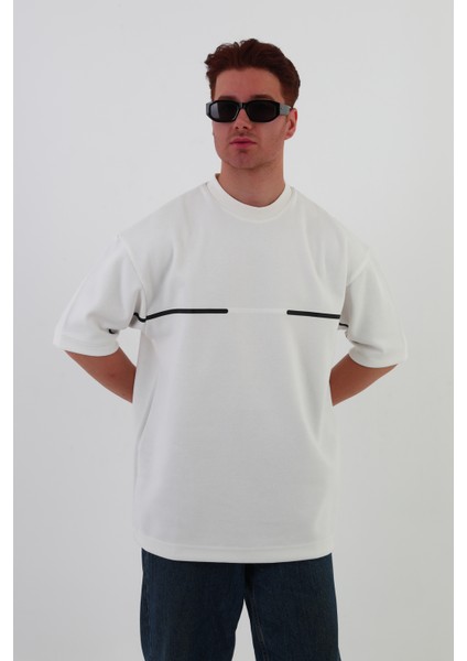 Ince Şeritli Beyaz Oversize Erkek T-Shirt indirimleri