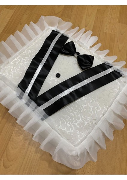 Şık Damat Figürlü Bohça 40X35 Söz Nişan Hurcu Çeyizlik Klasik Ekru