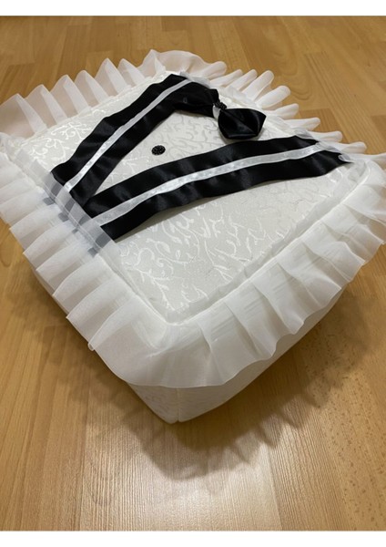 Şık Damat Figürlü Bohça 40X35 Söz Nişan Hurcu Çeyizlik Klasik Ekru fiyatları