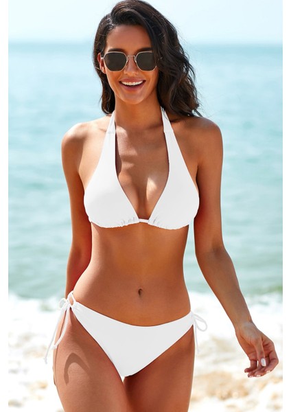 Kadın Beyaz Belden, Boyundan Bağlamalı ve Ayarlanabilir Külotlu Üçgen Bikini Mayo Takımı