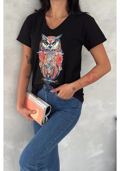 Kadın Siyah V Yaka Baykuş Pul Payet Işlemeli %100 Pamuk T-Shirt