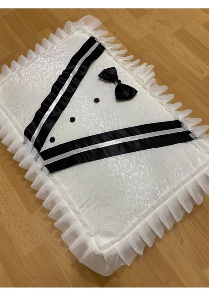 Şık Ekru Damat Figürlü Bohça 60X40, Söz, Nişan, Çeyizlik, Klasik Tarz