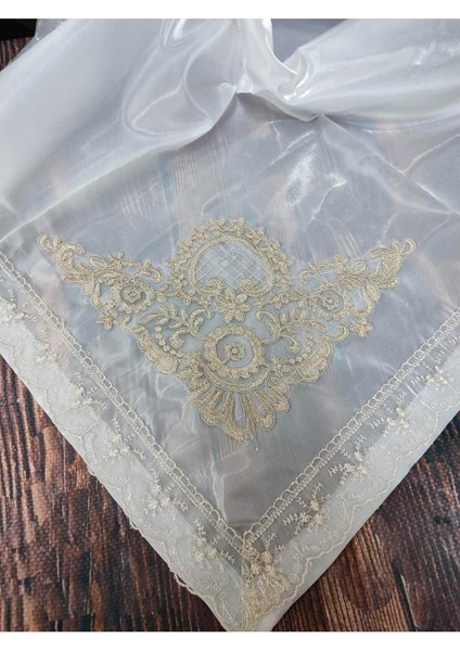 Krem Saten Güpürlü Işlemeli Çeyizlik Bohça ve Nişan Takımı modelleri