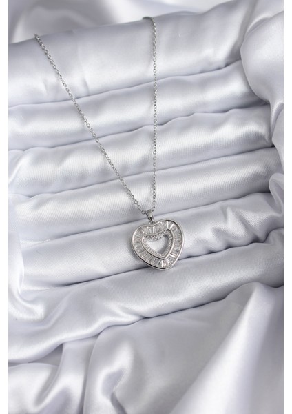 316L Çelik Zincir Gümüş Renk Baget Zirkon Taşlı Kadın Kolye fiyatları