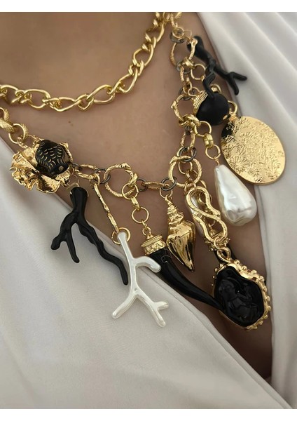 Çoklu Charmlı Kolye