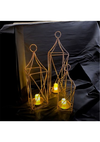 Üçlü Altın Dekoratif Kafes Mumluk Takımı, Şık ve Şampiyona Dokusuyla Evinize Zarafet