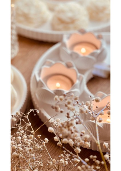 Beyaz 5'li Yuvarlak Dekoratif Mumluk Seti (Mumlar Dahil) modelleri