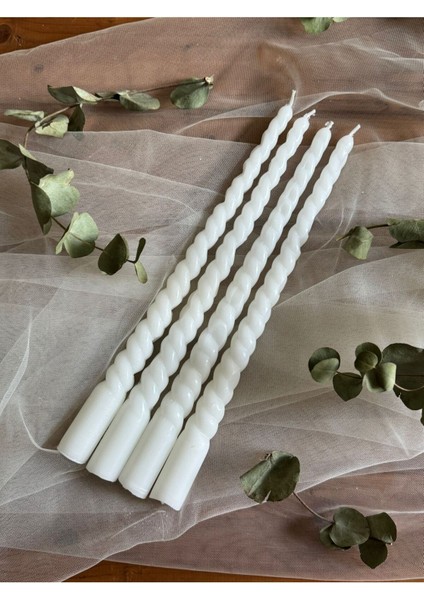 Ince Burgulu Beyaz 4'lü Şamdan Mum Takımı, Şıklık ve Zarafet Sunar