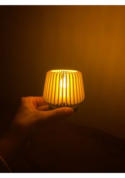 Beyaz Mini LED Abajur, Şık ve Hafif Dekorasyon Için Ideal Aydınlatma Seçeneği modelleri