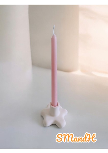 Şamdan ve Mum Tutacağı ile Şık ve Dekoratif Pembe Mum Seti