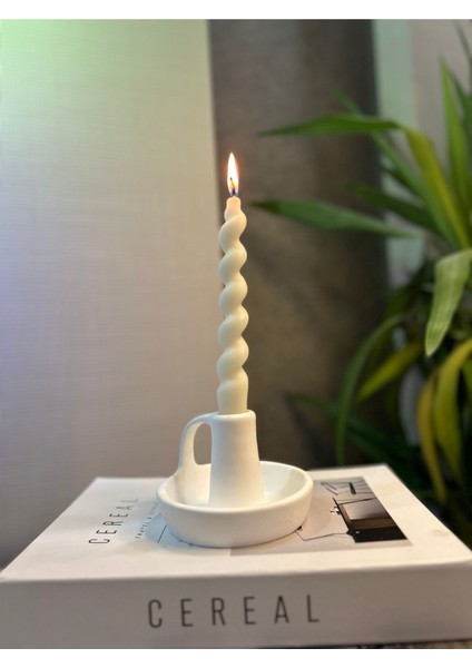 Beyaz Beton Kulplu Şamdan Mumluk, Şıklık ve Zarafet Sunar. fırsatları