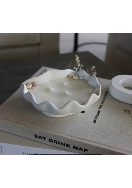 Ekru Dekoratif Midye Kabuğu Mum, Şık ve Doğal Ev Aksesuarı