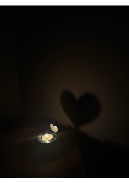 Kalpli Katlanabilir Silüet Detaylı Dekoratif Mumluk, Gri, Şık ve Pratik Tasarım fırsatları