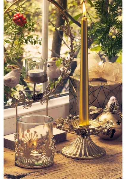 Altın Renkli Şamdan, Şık ve Zarif Dekorasyon Parçası