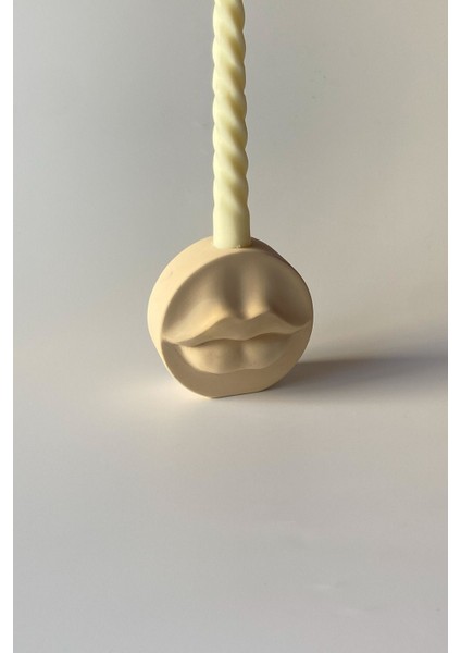 Şık Bej Lip Şamdan, Evinize Zarif Dokunuş