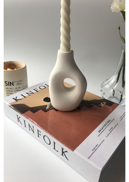 Beyaz Beton Şamdan Mumluk, Şık ve Modern Dekorasyon Için Ideal