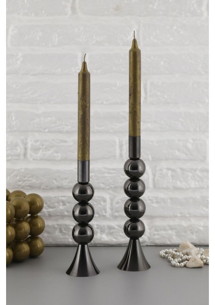 Iki Adet Platin Renk Metal Şamdan Seti, Şık ve Dekoratif Mumlukler