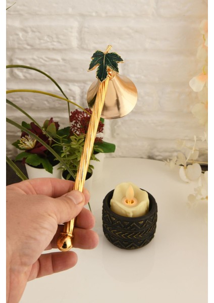 Yeşil Yaprak Figürlü Metal Mum Söndürücü, Şık ve Kullanışlı Tasarım fırsatları