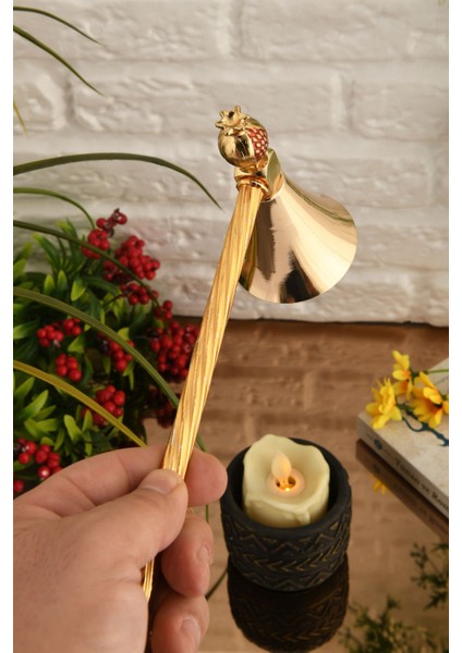 Yüksek Kaliteli Figürlü Metal Mum Söndürücü, Zarif Altın Renk Tasarım modelleri