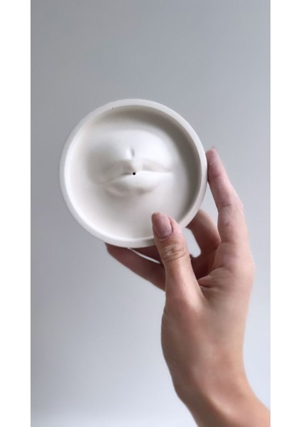 Beyaz Yuvarlak Dudak Şekilli Tütsü Tutucu, El Yapımı, Şık ve Estetik Tasarım fiyatları