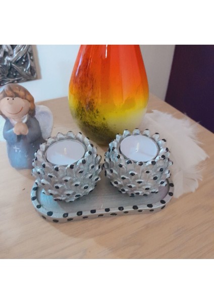 Kozalak Temalı Şamdan, Gümüş Renkli Mumluk, Şık ve Doğal Dekorasyon Aksesuarı