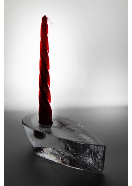 El Yapımı Şeffaf Kristal Mumluk, Şık ve Zarif Dekorasyon Ürünü