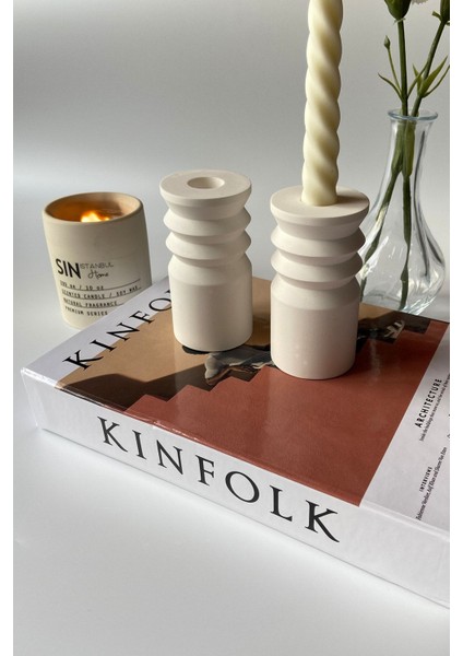 Iki Parçalı Beton Beyaz Twist Şamdan Mumluk Takımı, Şıklık ve Zarafet Sağlar