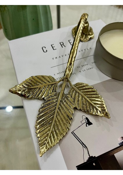 Sarı Pirinç Döküm Yapraklı Mum Söndürücü, Şık Ev Dekoru Aksesuarı