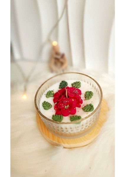 Renkli Çiçek Temalı Dekoratif Mum, Şık ve Canlı Tasarım