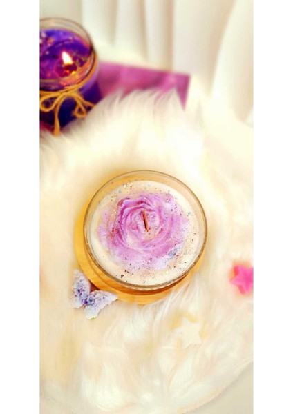 Mor Şakayık Kokulu Mum ile Ortamınıza Güzellik Katın