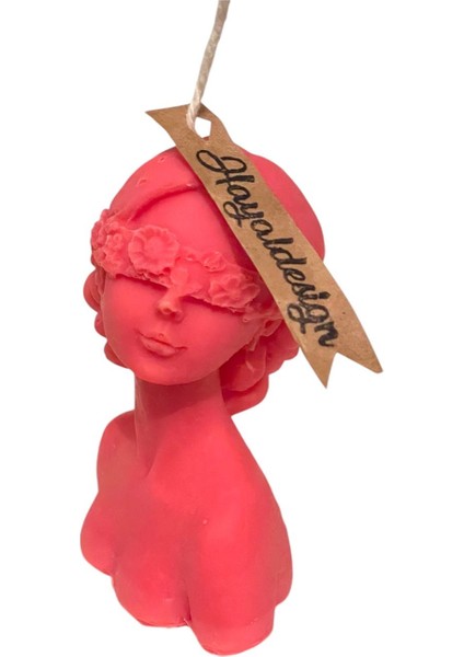 Kırmızı Dekoratif Kadın Mum, Şık ve Sıcak Atmosfer Yaratır