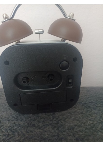 Beyaz Şık Masa Saati, Zarif ve Modern Tasarım, Ev ve Ofis Için Uygun modelleri