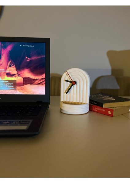 Şık Bej Masa Saati, Modern ve Zarif Dekorasyon Aksesuarı fiyatları