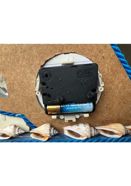 El Yapımı Ahşap Masa Saati, Deniz Kabukları ve Mavi-Beyaz Detaylar fiyatları