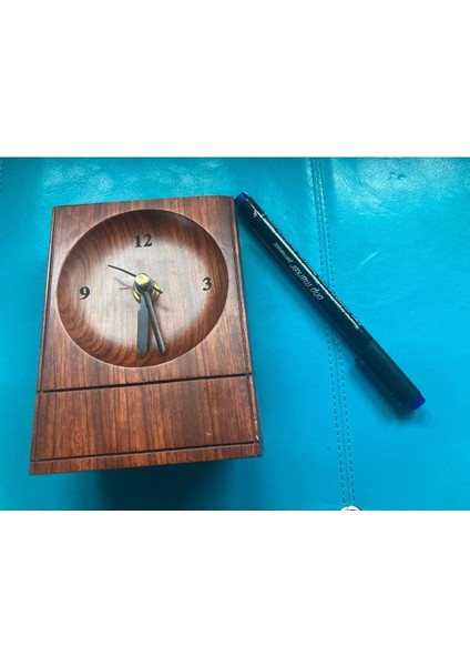 Kahverengi Masif Ahşap Masa Saati, Şık ve Doğal Tasarım modelleri