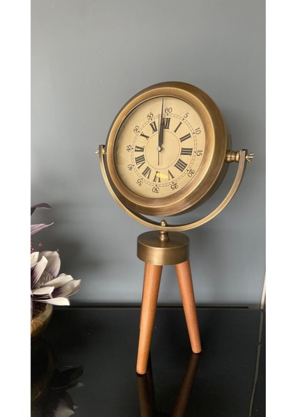 Mini Tripod Saat ile Zamanınızı Şık ve Pratik Şekilde Takip Edin