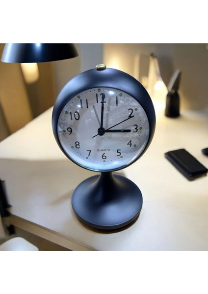 Işıklı ve Alarm Özellikli Şık Metal Masa Saati, Modern ve Kullanışlı Tasarım.