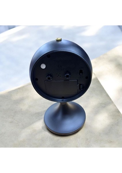 Işıklı ve Alarm Özellikli Şık Metal Masa Saati, Modern ve Kullanışlı Tasarım. fiyatları