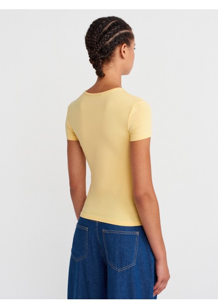 31906 Vücuda Oturan Kısa Kollu T-Shirt-Sarı fiyatları