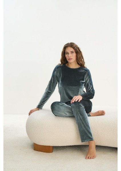 Kadın Uzun Kol Yeşil Kadife Pijama Takım C6T3N2O61 fiyatları