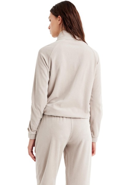 Kadın Uzun Kol Kadife Krem Pijama Takım C8T0N5O06-09 modelleri