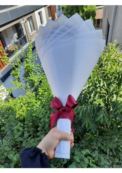 30 Lu LED Işıklı Kenar Süslemeli Solmayan Gül Buketi Bordo Gül Dışı Beyaz fiyatları