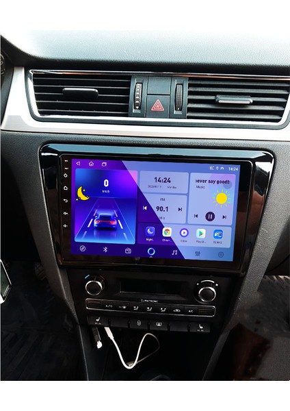 Skoda Rapid 2013-2019 Multimedya Carplay Ekran Seti 2 GB Ram 32 Hafızalı