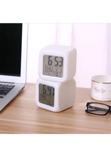 Renk Değiştiren Çok Fonksiyonlu Dijital Masa Saati, Termometre ve Alarm Özellikli
