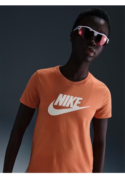 DX7906 828 Nsw Clup Ss Tee Kadın T-Shirt