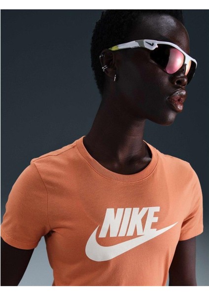 DX7906 828 Nsw Clup Ss Tee Kadın T-Shirt modelleri